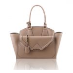 2016年5月7日【VESTA ルーガ・カーフレザー1つで2デザインのショルダーバッグ:カラーLight Taupe】ご購入の鹿児島県のお客様より