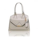 2016年9月23日【VESTA ルーガ・カーフレザー1つで2デザインのショルダーバッグ:カラーLight Grey】ご購入の三重県のお客様より