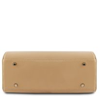 イタリア製シボ型押しレザーの２WAYミニボストンバッグ NARCISO、シャンパーニュ、詳細2