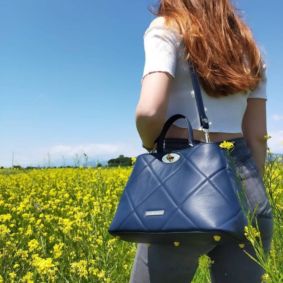 イタリア製フルグレインレザー2WAYキルティング・ハンドバッグ TL BAG、使用イメージ2