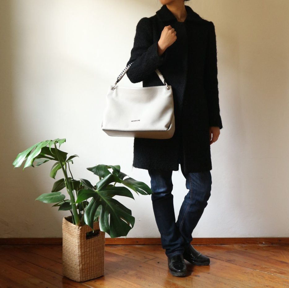 イタリア製シボ型押しレザーのワンハンドル2WAYショルダーバッグ TL BAG 、使用イメージ