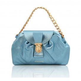 イタリア製メタリックシボ型押しレザー2タイプ・ストラップのクラッチ&ポシェット LARA、ライトブルー