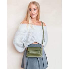 イタリア製スムースレザーショルダーバッグ TL BAG、使用イメージ
