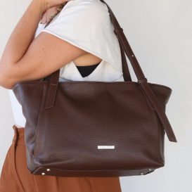 イタリア製シボ型押しやわらかいレザーのA4サイズトートバッグTL BAG、使用イメージ