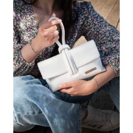 イタリア製シボ型押しレザーの2WAYクラッチ＆ショルダーバッグ TL BAG、使用イメージ