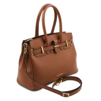 イタリア製 スムースボックスレザーのエレガントな2WAYハンドバッグTL BAG、コニャック