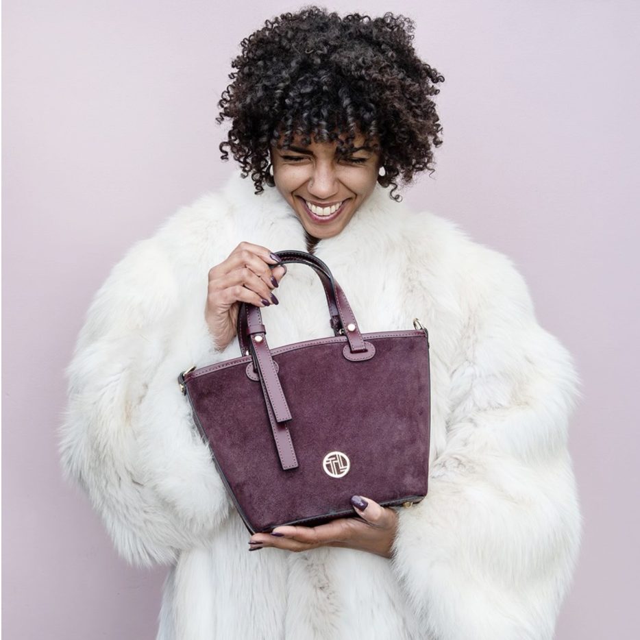 イタリア製スエードレザー2WAYハンドバッグ GRACETTE、使用イメージ