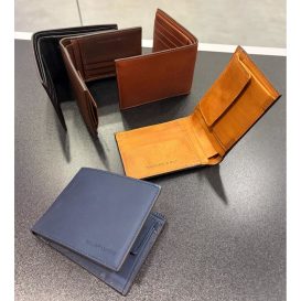 イタリア製ツヤ無しベジタブルタンニンレザー小銭入れつきニつ折り財布、イメージ イタリア製ツヤ無しベジタブルタンニンレザー小銭入れつきニつ折り財布、イメージ