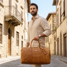 イタリア製ツヤ無しベジタブルタンニンレザーのボストンバッグ LISBONA(Lサイズ)ハンドル長いタイプ、使用イメージ イタリア製ツヤ無しベジタブルタンニンレザーのボストンバッグ LISBONA(Lサイズ)ハンドル長いタイプ、使用イメージ