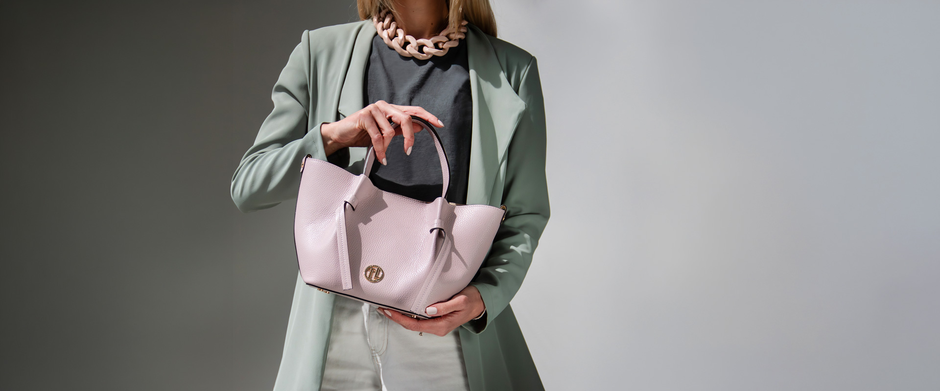 イタリア製レザーハンドバッグ2026春夏コレクション