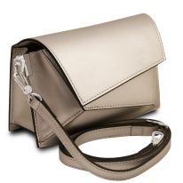 メタリックスムースレザーショルダーバッグ TL BAG、プラチナ
